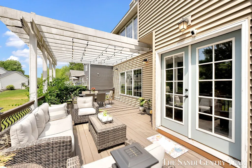 17 Boulder Drive Norton Shores City MI 49444