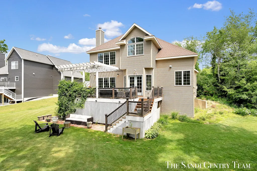 17 Boulder Drive Norton Shores City MI 49444