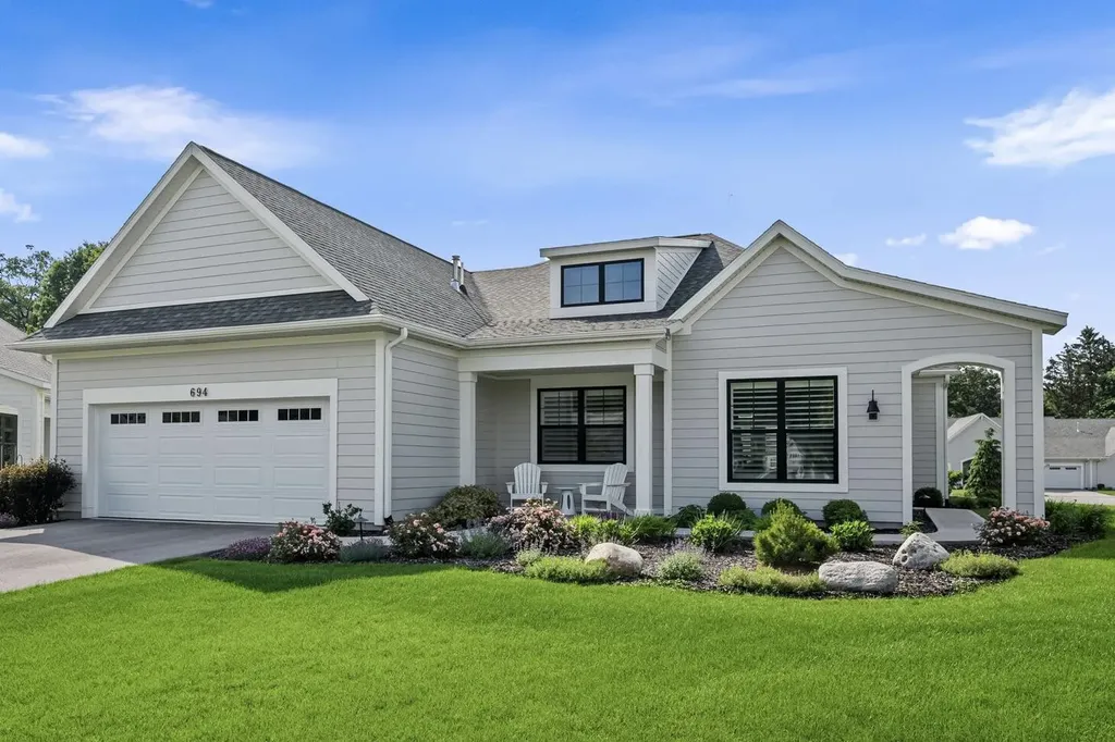 694 Bayshore Drive Park Township MI 49424