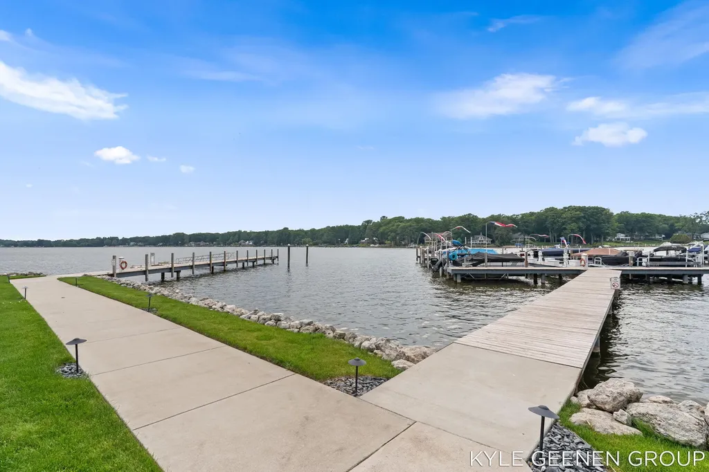 694 Bayshore Drive Park Township MI 49424