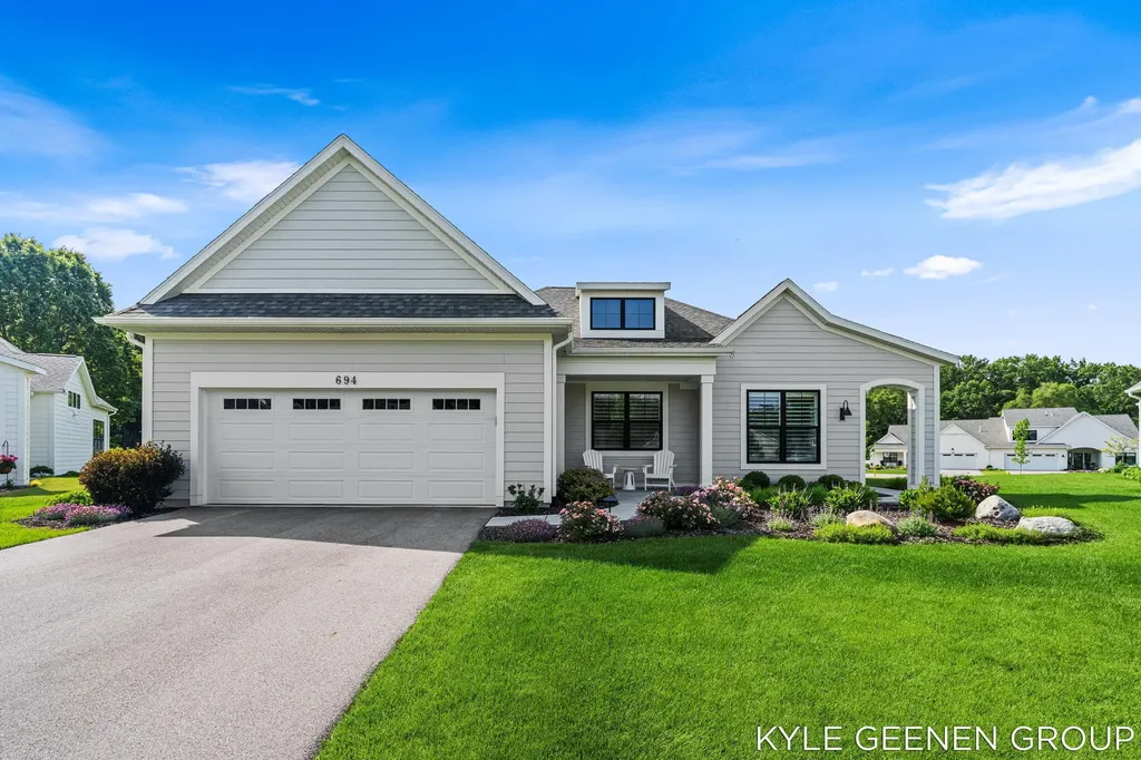 694 Bayshore Drive Park Township MI 49424