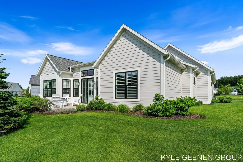 694 Bayshore Drive Park Township MI 49424