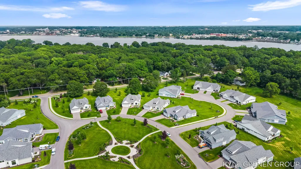 694 Bayshore Drive Park Township MI 49424