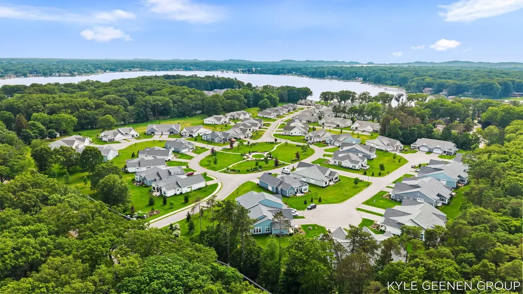 694 Bayshore Drive Park Township MI 49424