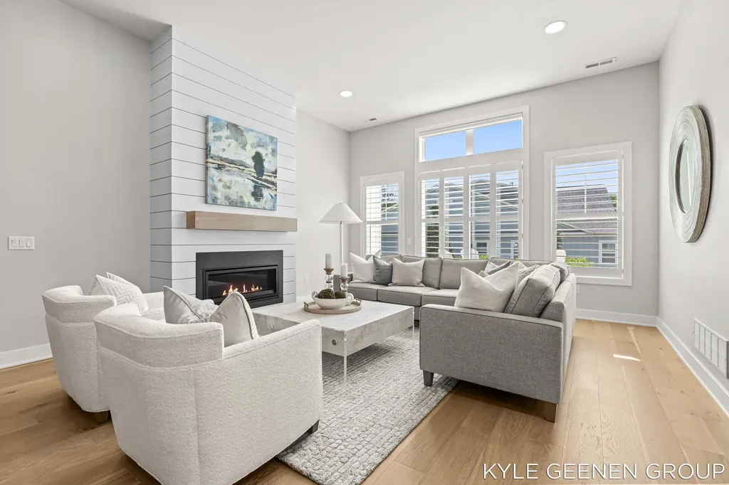 694 Bayshore Drive Park Township MI 49424