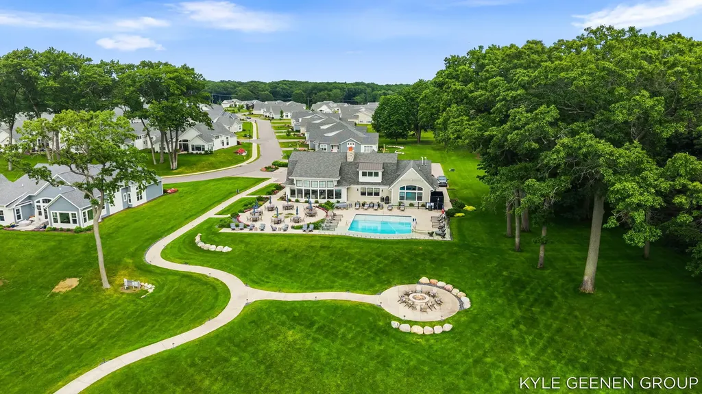 694 Bayshore Drive Park Township MI 49424
