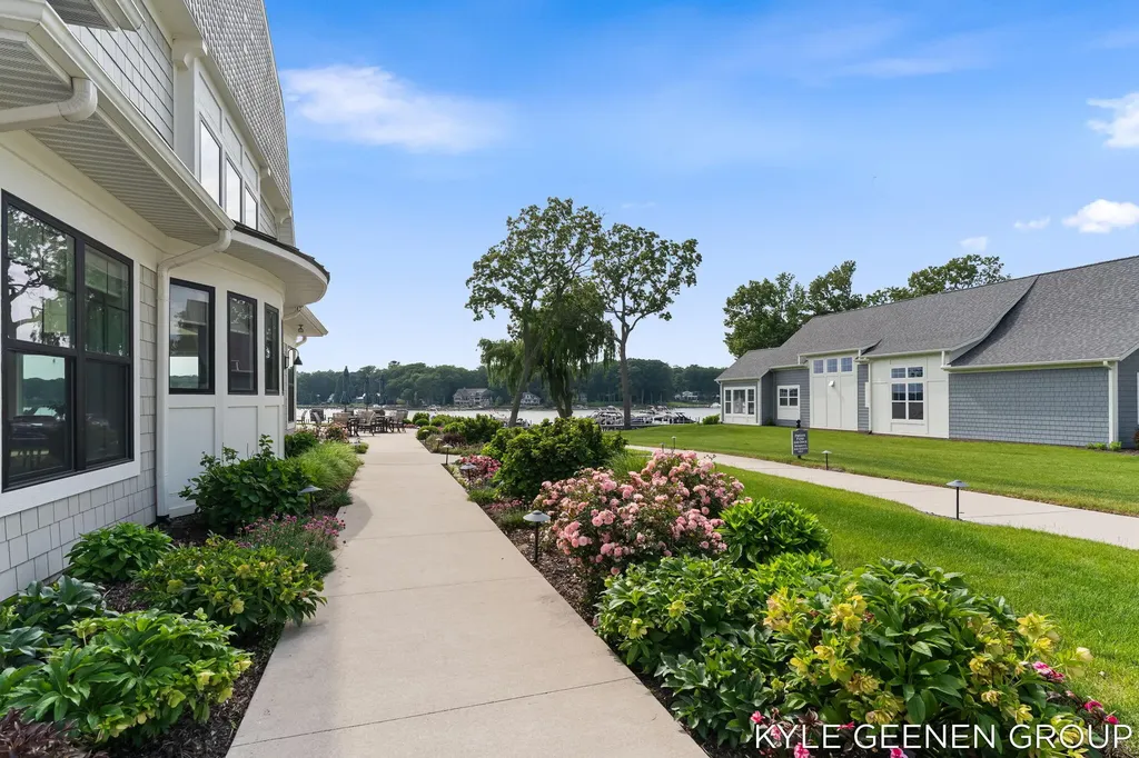694 Bayshore Drive Park Township MI 49424