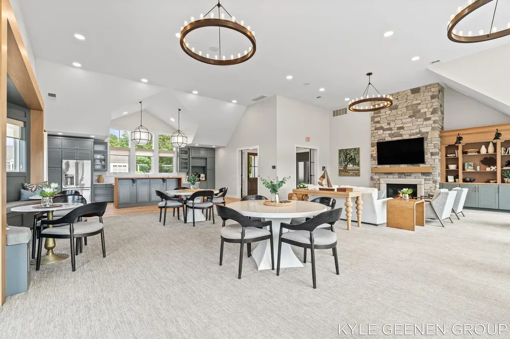 694 Bayshore Drive Park Township MI 49424