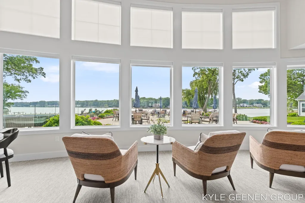 694 Bayshore Drive Park Township MI 49424