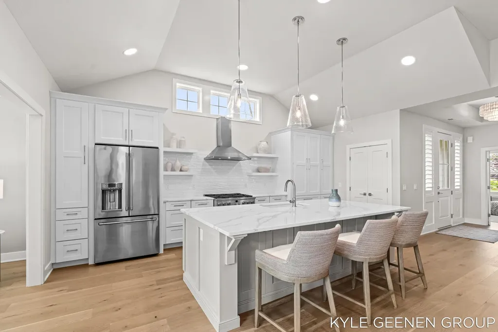 694 Bayshore Drive Park Township MI 49424