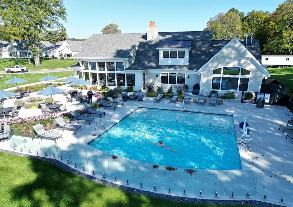 694 Bayshore Drive Park Township MI 49424