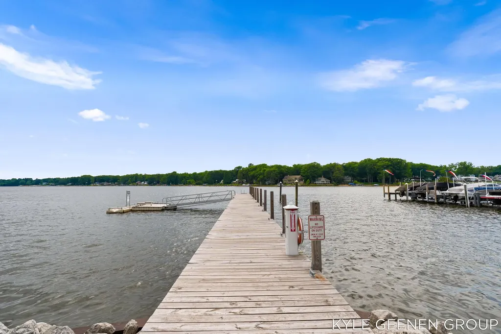 694 Bayshore Drive Park Township MI 49424