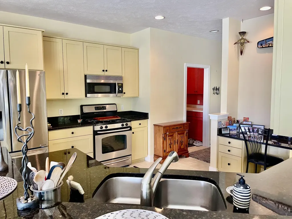 6852 Westshire Drive Norton Shores City MI 49444