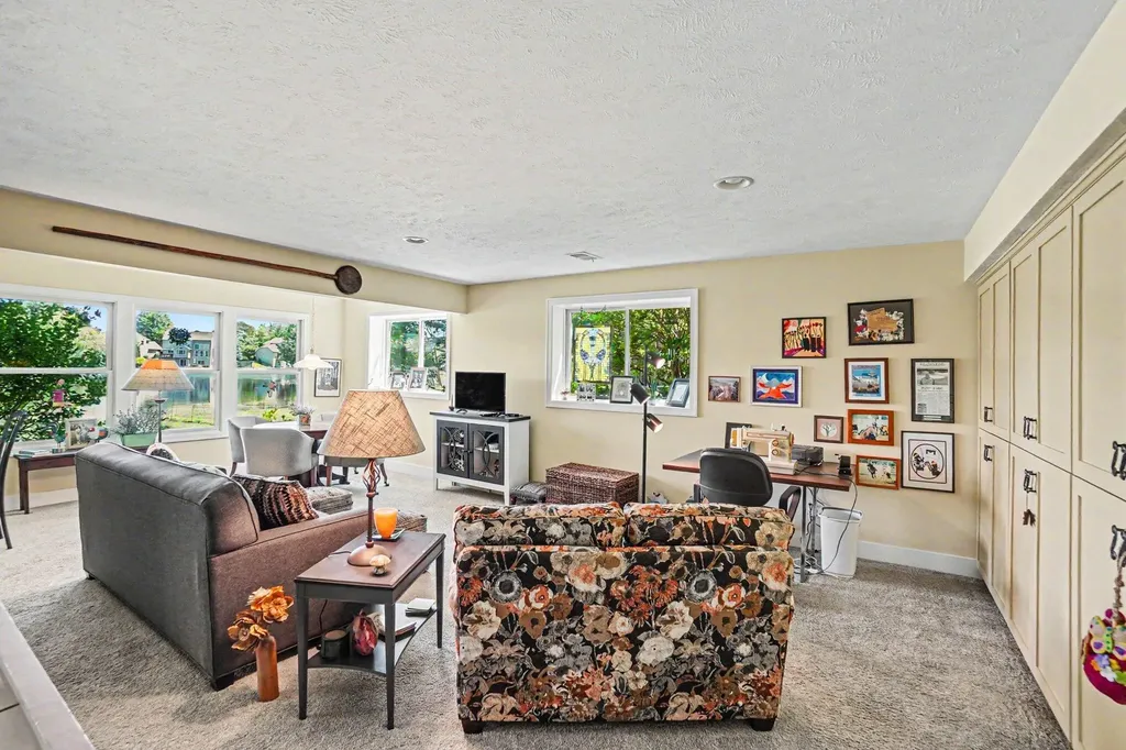 6852 Westshire Drive Norton Shores City MI 49444