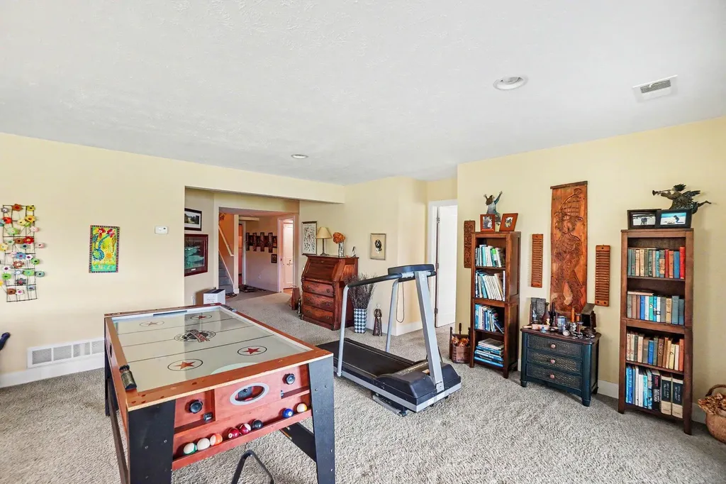 6852 Westshire Drive Norton Shores City MI 49444
