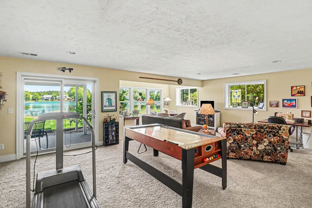 6852 Westshire Drive Norton Shores City MI 49444