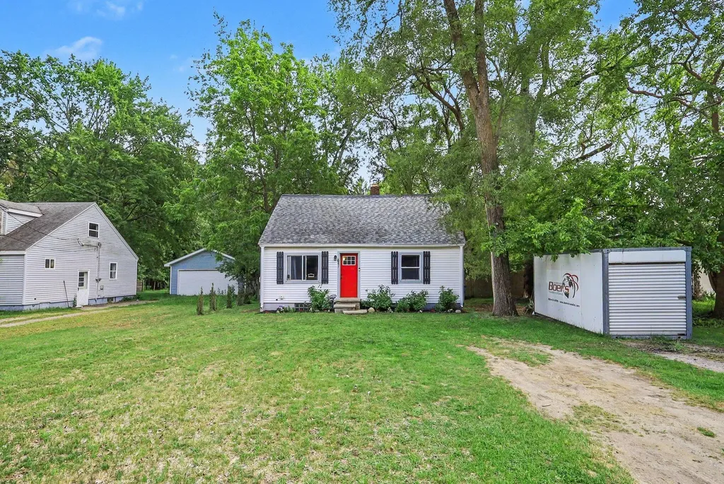 641 Churchill Drive Norton Shores City MI 49441