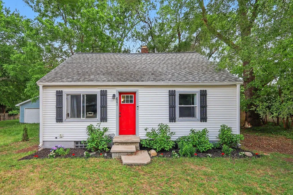 641 Churchill Drive Norton Shores City MI 49441