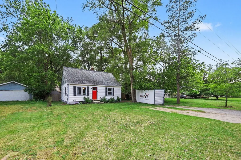 641 Churchill Drive Norton Shores City MI 49441