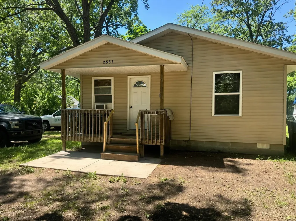 2883 Austin Street Norton Shores City MI 49444