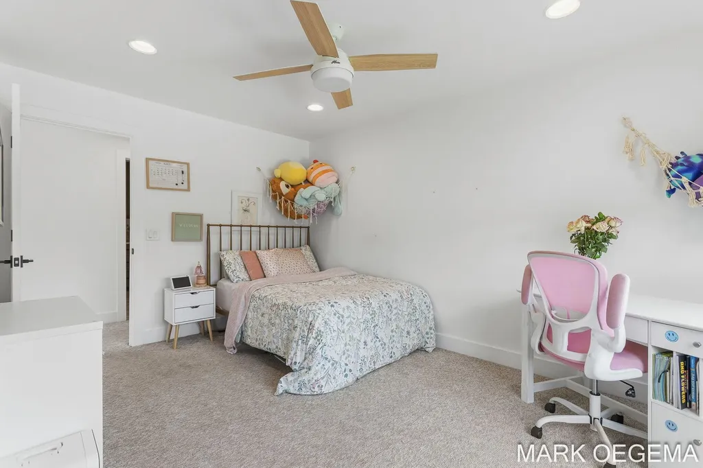 2721 Pinehill Drive Park Township MI 49424