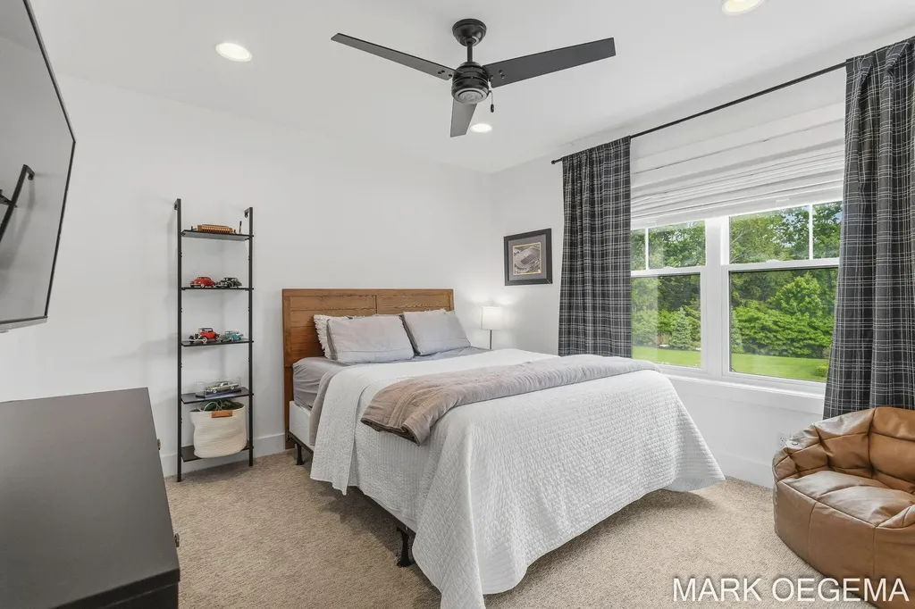 2721 Pinehill Drive Park Township MI 49424