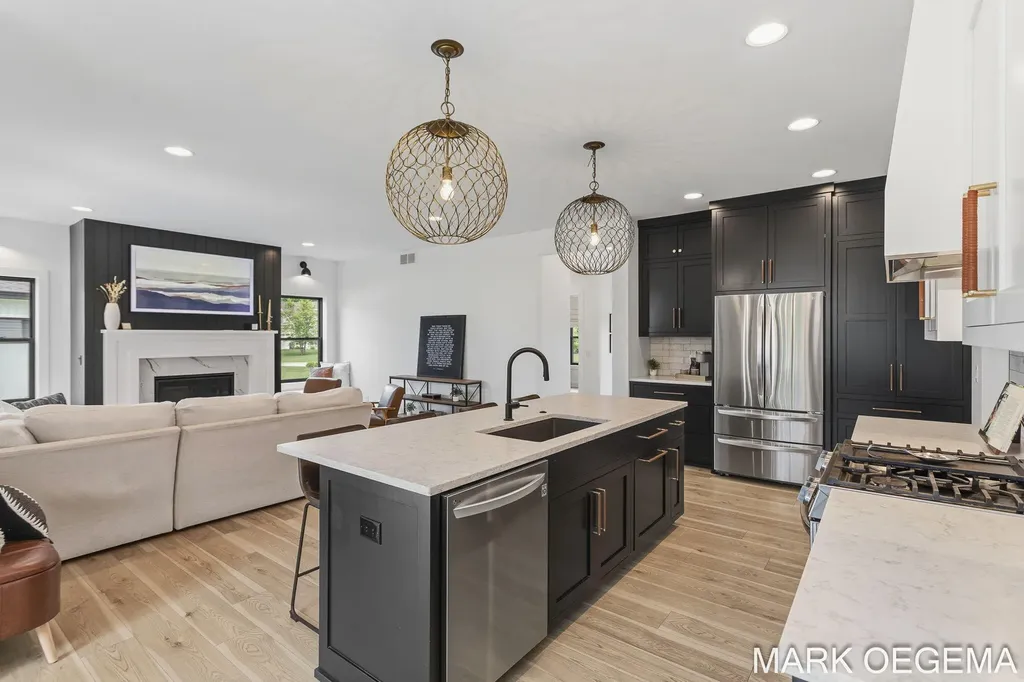 2721 Pinehill Drive Park Township MI 49424