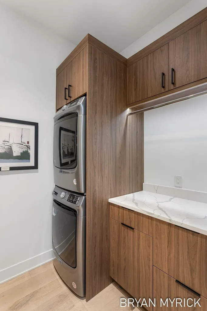 159 S River Avenue Holland City MI 49423