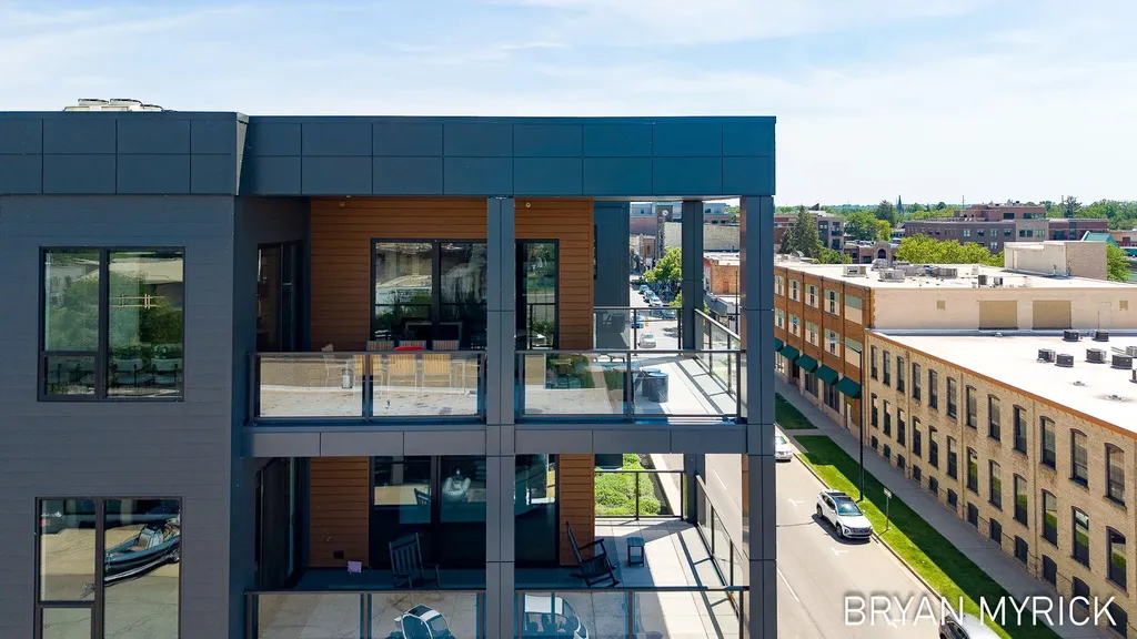 159 S River Avenue Holland City MI 49423