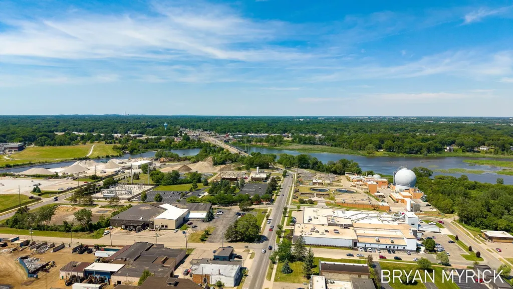 159 S River Avenue Holland City MI 49423