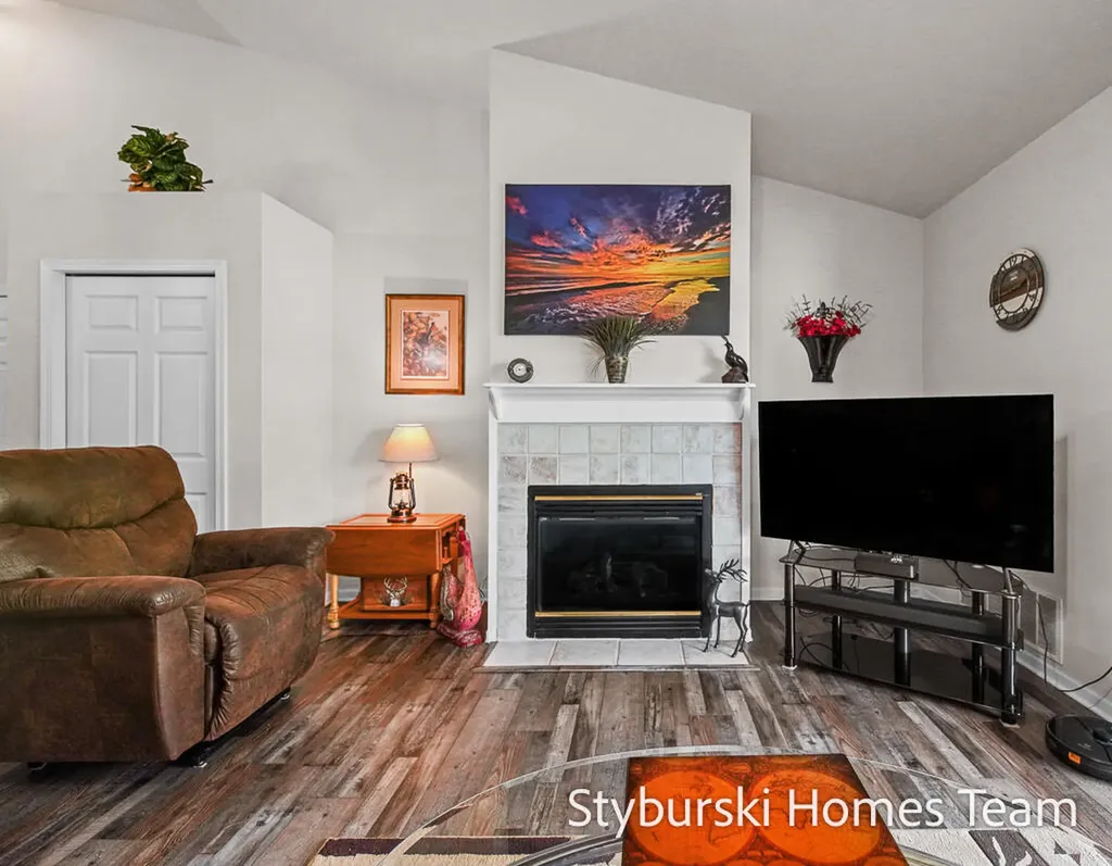 5877 Crosswinds Drive Norton Shores City MI 49444