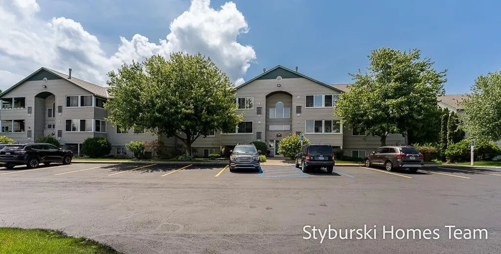 5877 Crosswinds Drive Norton Shores City MI 49444