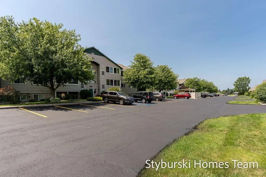 5877 Crosswinds Drive Norton Shores City MI 49444