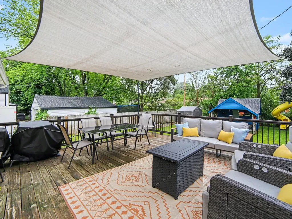 1202 Woodlawn Avenue Grand Haven City MI 49417