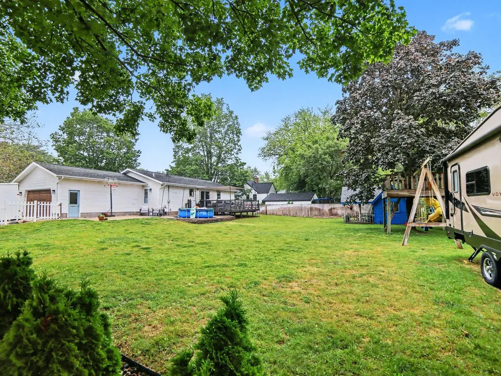 1202 Woodlawn Avenue Grand Haven City MI 49417