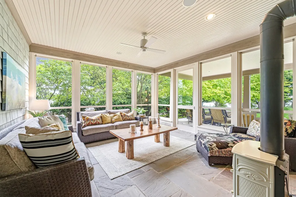 2975 Lakeshore Drive Saugatuck Township MI 49408