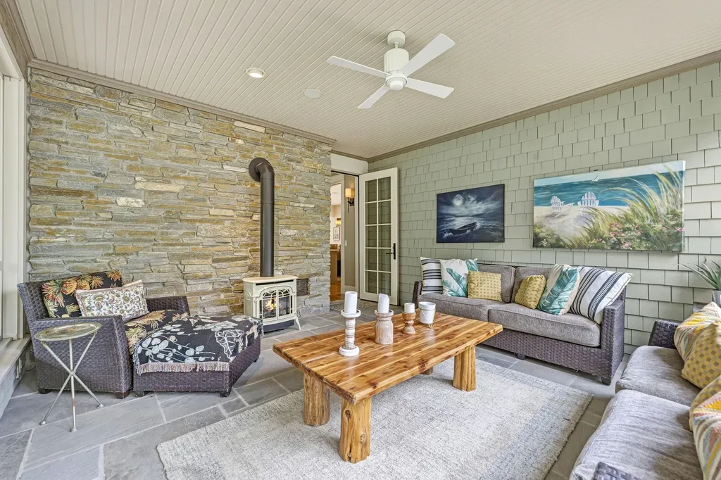 2975 Lakeshore Drive Saugatuck Township MI 49408