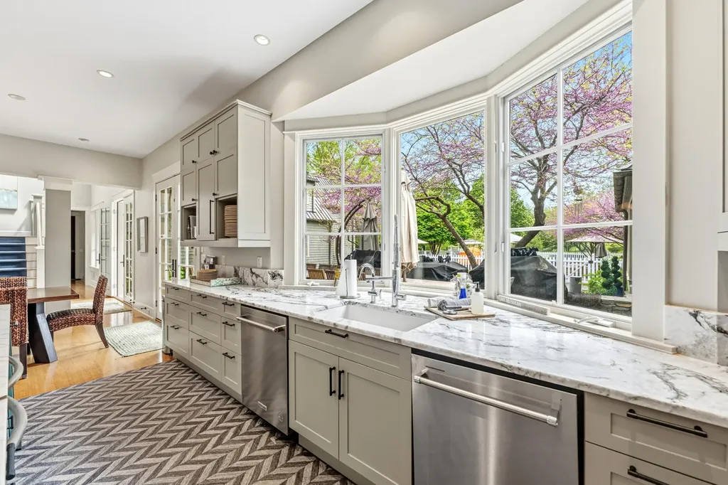 2975 Lakeshore Drive Saugatuck Township MI 49408