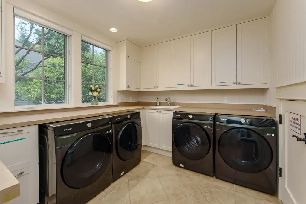 2975 Lakeshore Drive Saugatuck Township MI 49408