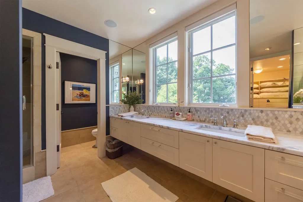 2975 Lakeshore Drive Saugatuck Township MI 49408