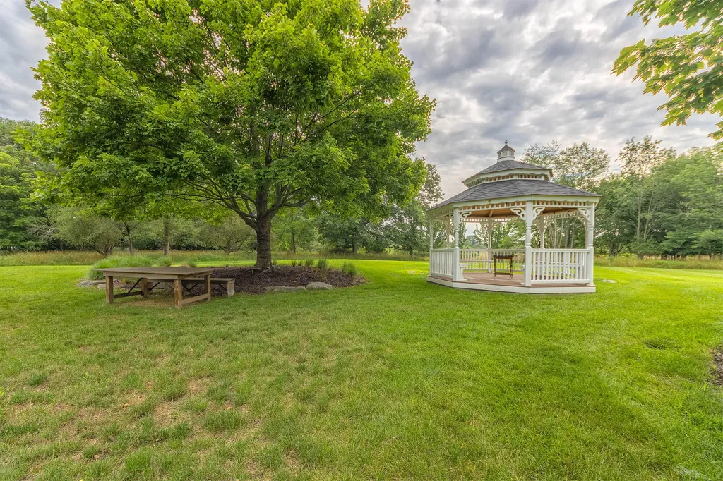 2975 Lakeshore Drive Saugatuck Township MI 49408