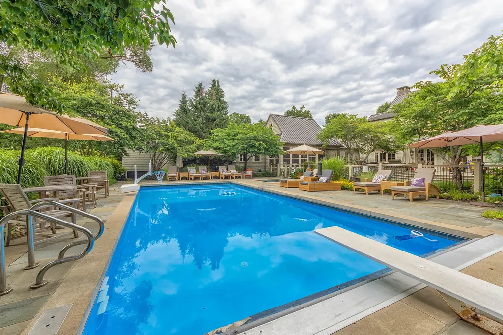 2975 Lakeshore Drive Saugatuck Township MI 49408