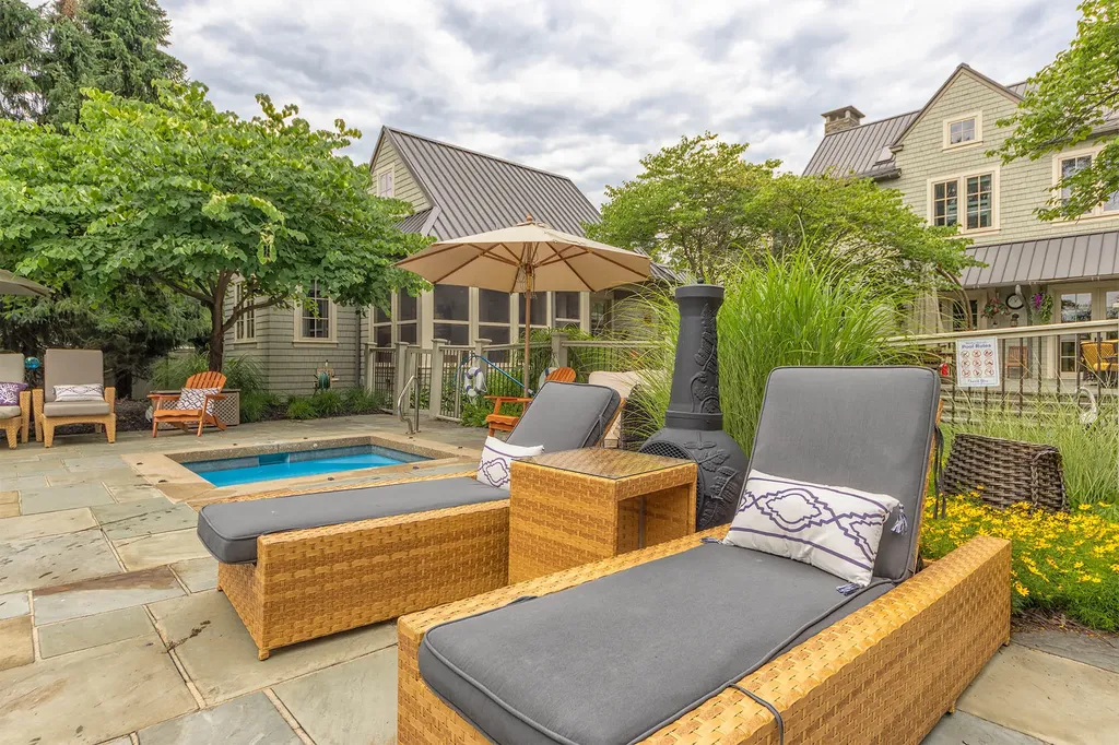 2975 Lakeshore Drive Saugatuck Township MI 49408