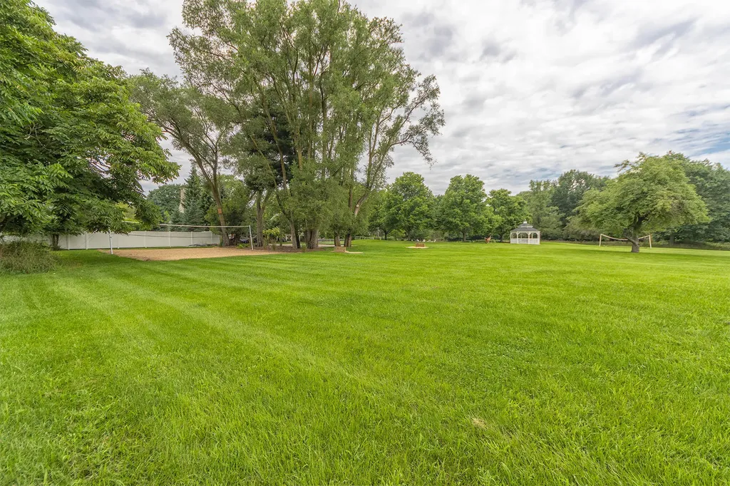 2975 Lakeshore Drive Saugatuck Township MI 49408