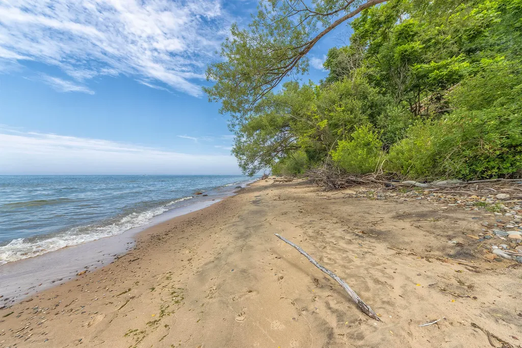 2975 Lakeshore Drive Saugatuck Township MI 49408