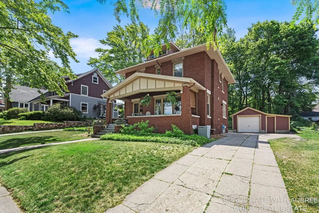 16 E 23rd Street Holland City MI 49423