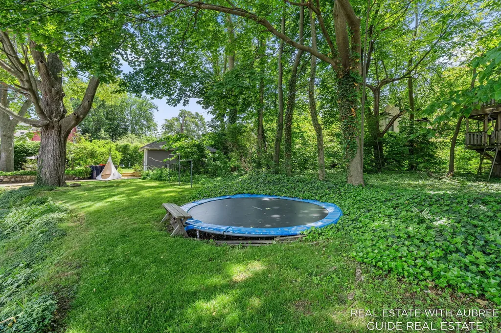 16 E 23rd Street Holland City MI 49423