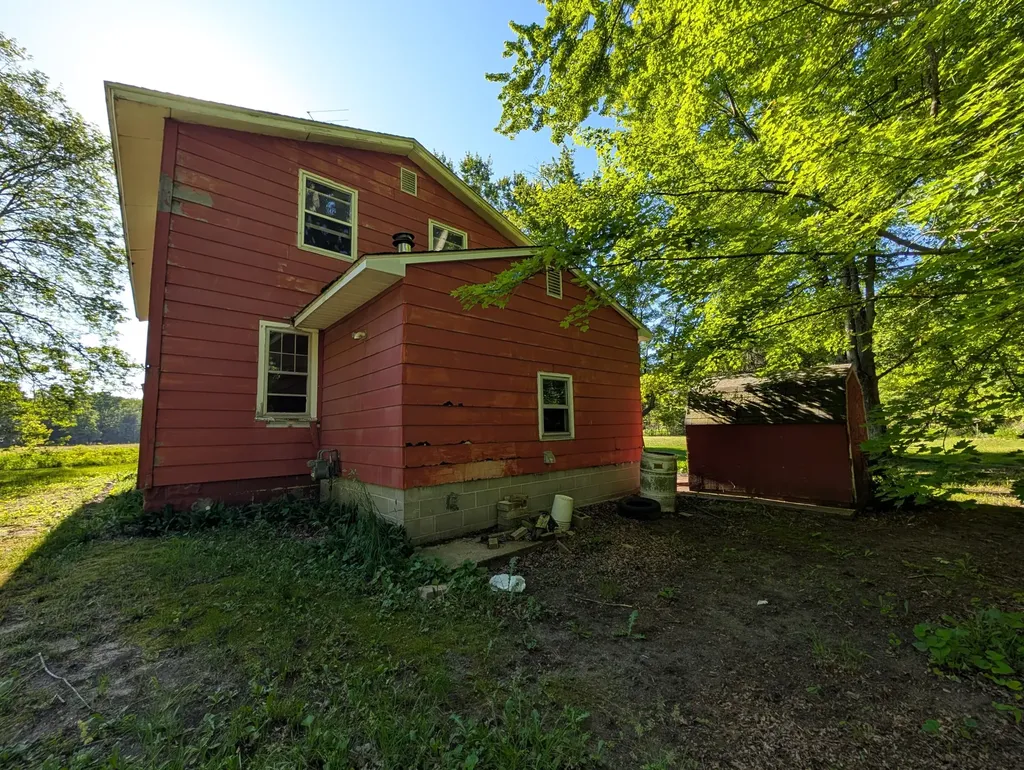 3909 Cloverville Road Sullivan Township MI 49415