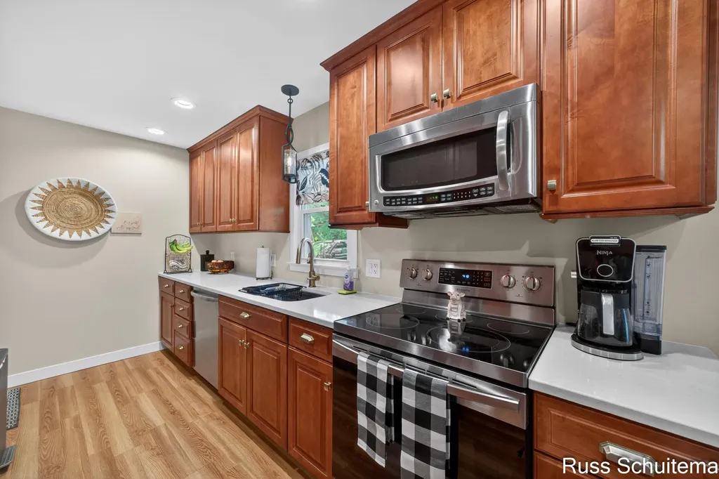 18270 N Fruitport Road Spring Lake Township MI 49456