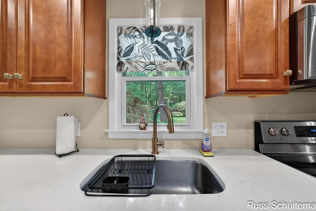 18270 N Fruitport Road Spring Lake Township MI 49456